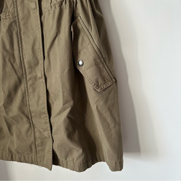 Banana Republic Military Park in Olive Green - Picture 10 of 16